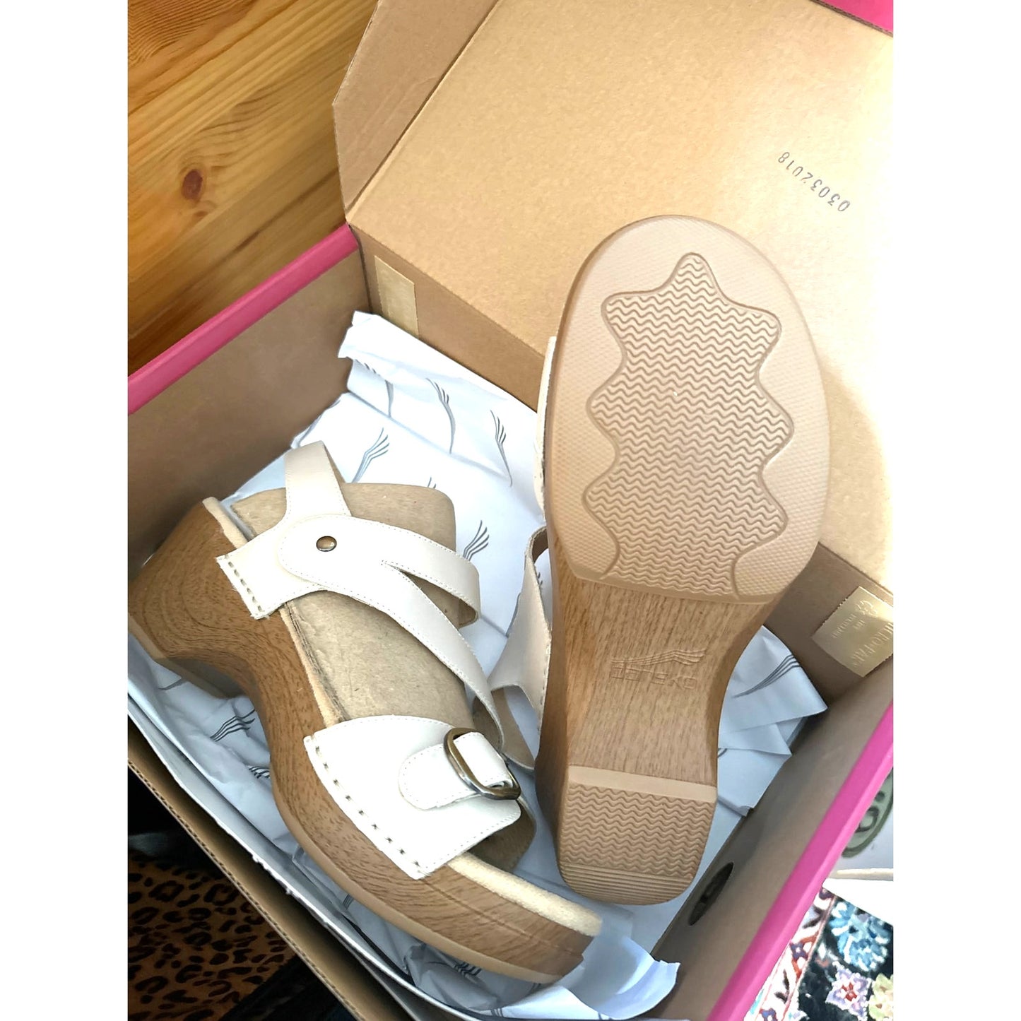 Dansko Shari Ivory Leather Sandal Clogs - Women 39 US 8.5 to 9 - Worn Once w Box