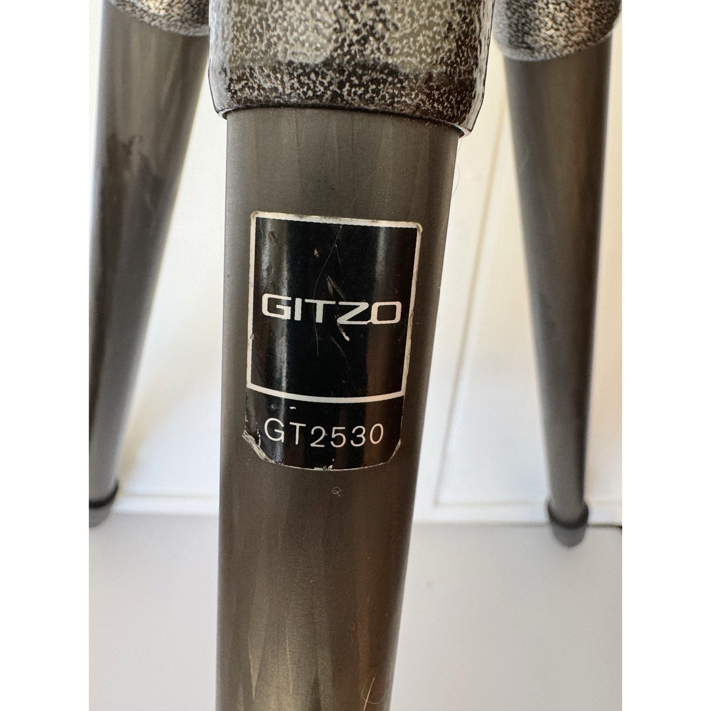 Gitzo GT2530 6X Carbon Fiber 2 Series 3 Section G-Lock Mountaineer Tripod