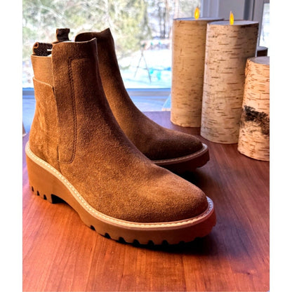 Vaneli Mariel Tan Suede Chelsea Ankle Boots Women’s Size 9 M Original Box