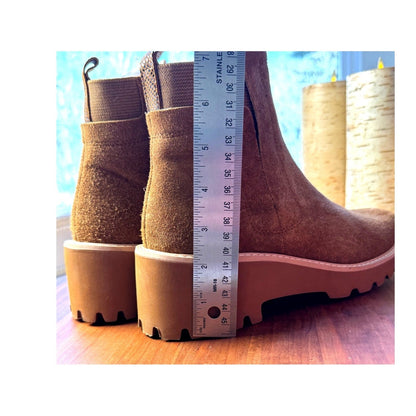 Vaneli Mariel Tan Suede Chelsea Ankle Boots Women’s Size 9 M Original Box